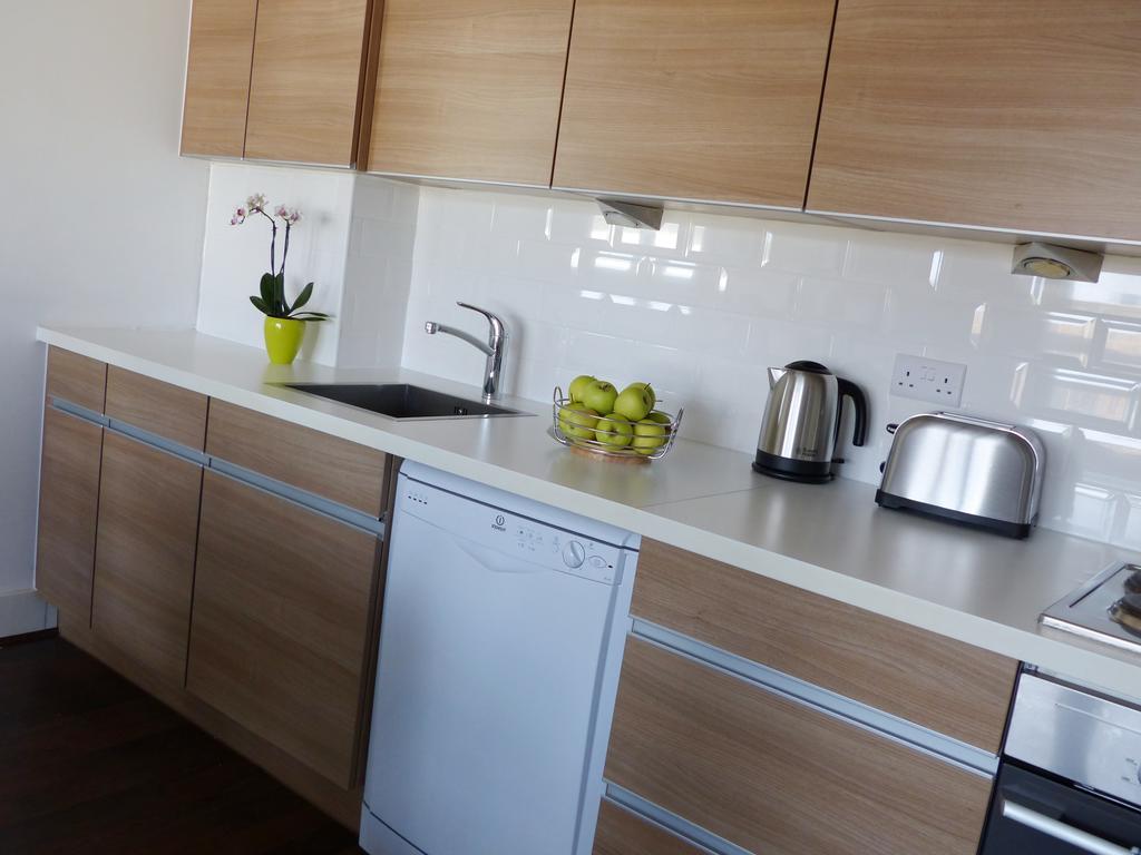 Linx Apartments Skyline Plaza باسينغستوك المظهر الخارجي الصورة