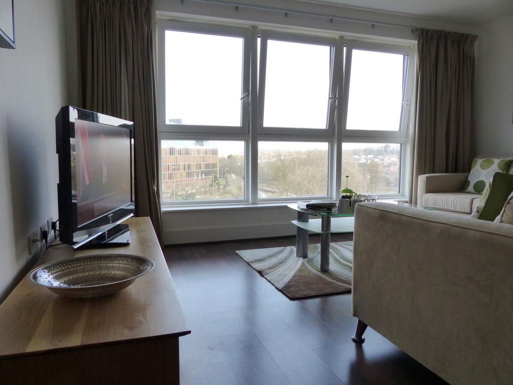 Linx Apartments Skyline Plaza باسينغستوك المظهر الخارجي الصورة
