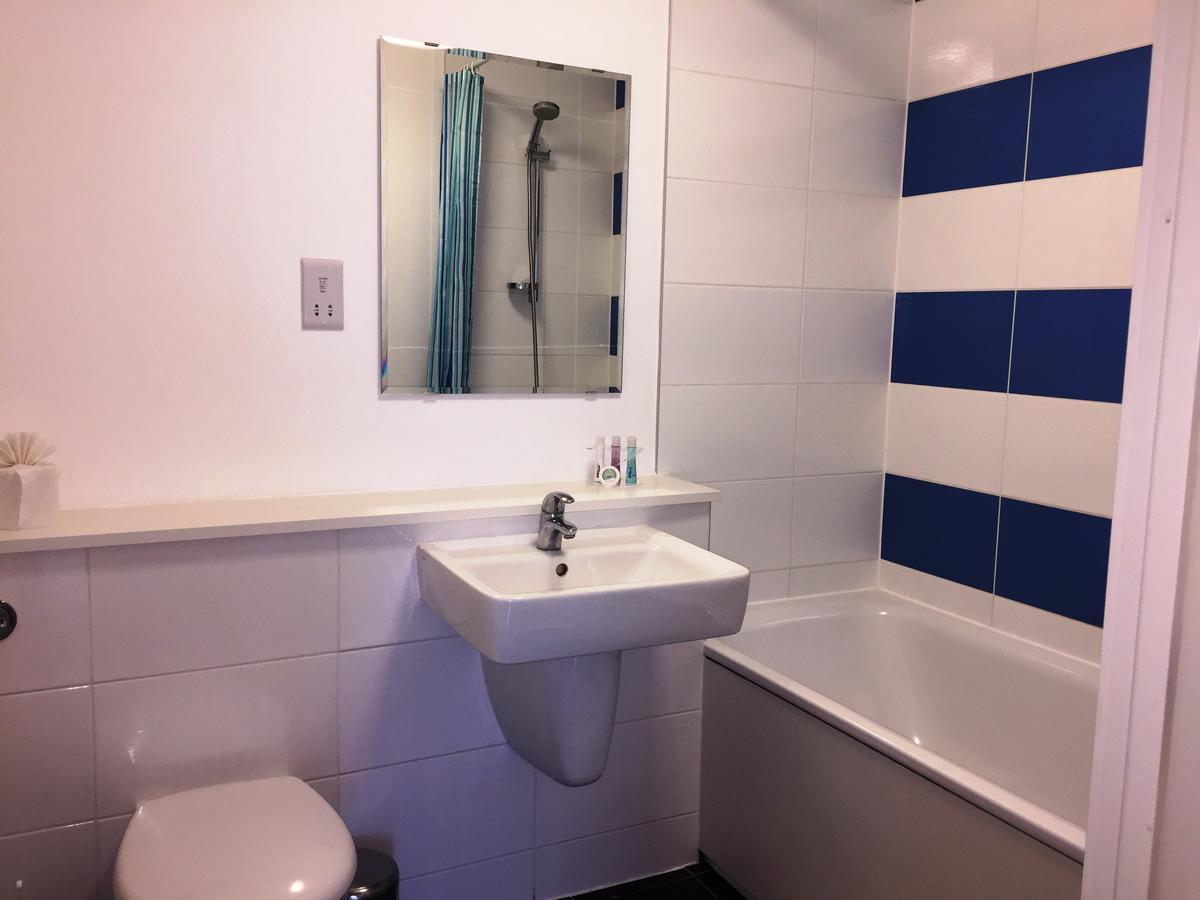 Linx Apartments Skyline Plaza باسينغستوك المظهر الخارجي الصورة